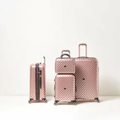 IT Luggage Glitzy - Vanity Case (Metallic Rose Gold) 20 IT Luggage Glitzy - Vanity Case (Metallic Rose Gold) -UK Suitcase Sales Shop 12 f94a764e 5a5c 4bcd a8d3 03dc66762ba3