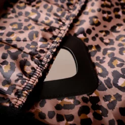 IT Luggage Glitzy - Vanity Case (Metallic Rose Gold) 16 IT Luggage Glitzy - Vanity Case (Metallic Rose Gold) -UK Suitcase Sales Shop 2 ed167f4e 1515 4a84 ae3f 4479a481b644