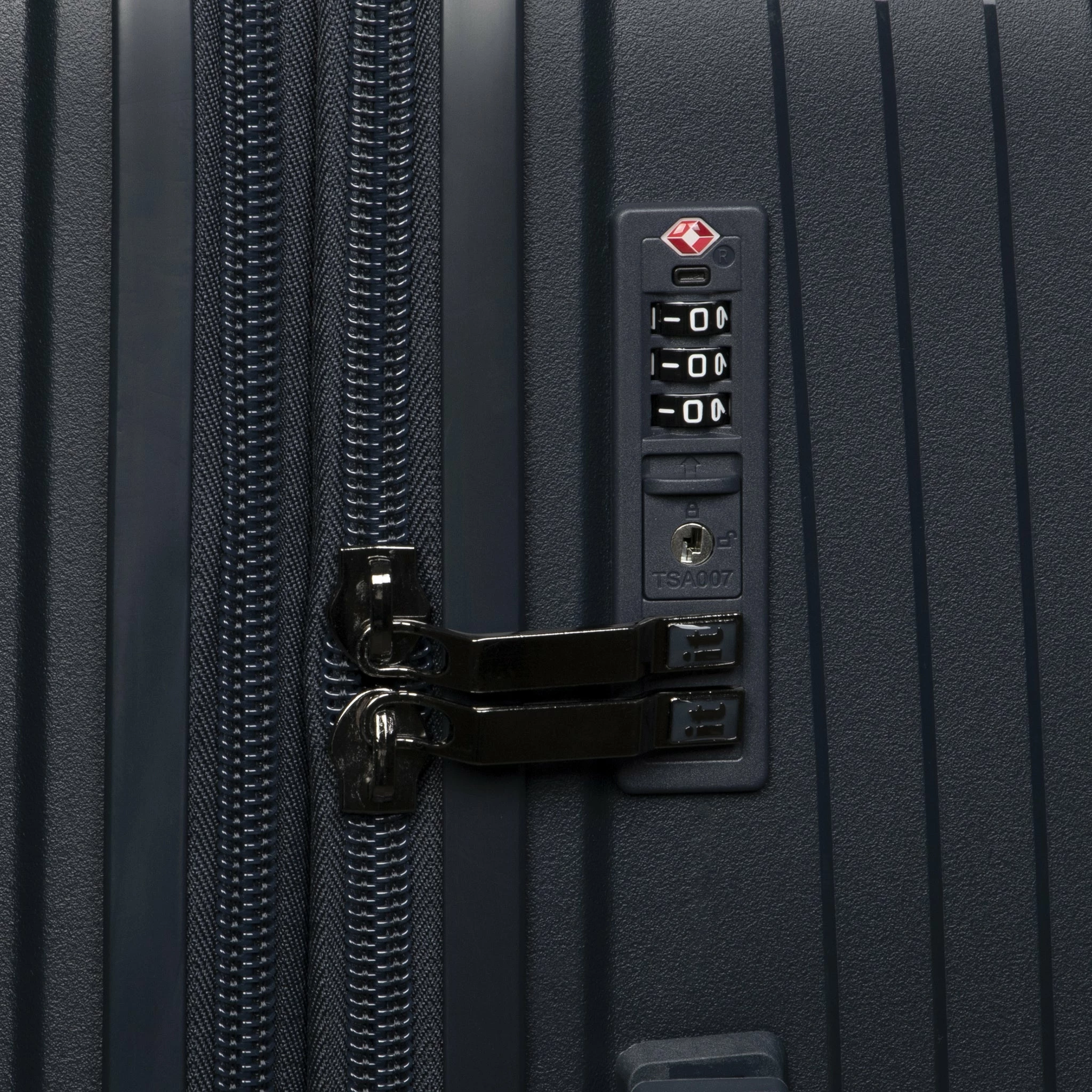 IT Luggage Spontaneous - Large (Blueberry) 7 IT Luggage Spontaneous - Large (Blueberry) - Image 7