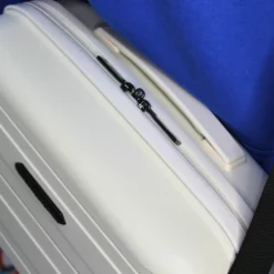 IT Luggage Momentous - Vanity Case (Pumice Stone) 11 IT Luggage Momentous - Vanity Case (Pumice Stone) -UK Suitcase Sales Shop 5 c4a24aa6 fe02 44e7 bc18 199a5bb77b3a