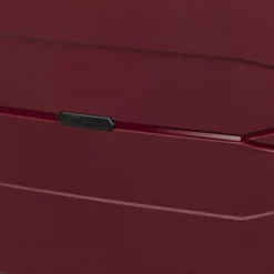 IT Luggage Momentous - Cabin (German Red) -UK Suitcase Sales Shop Momentous Red Close up d08a8de2 887c 4265 bd01 015f8c9826f5