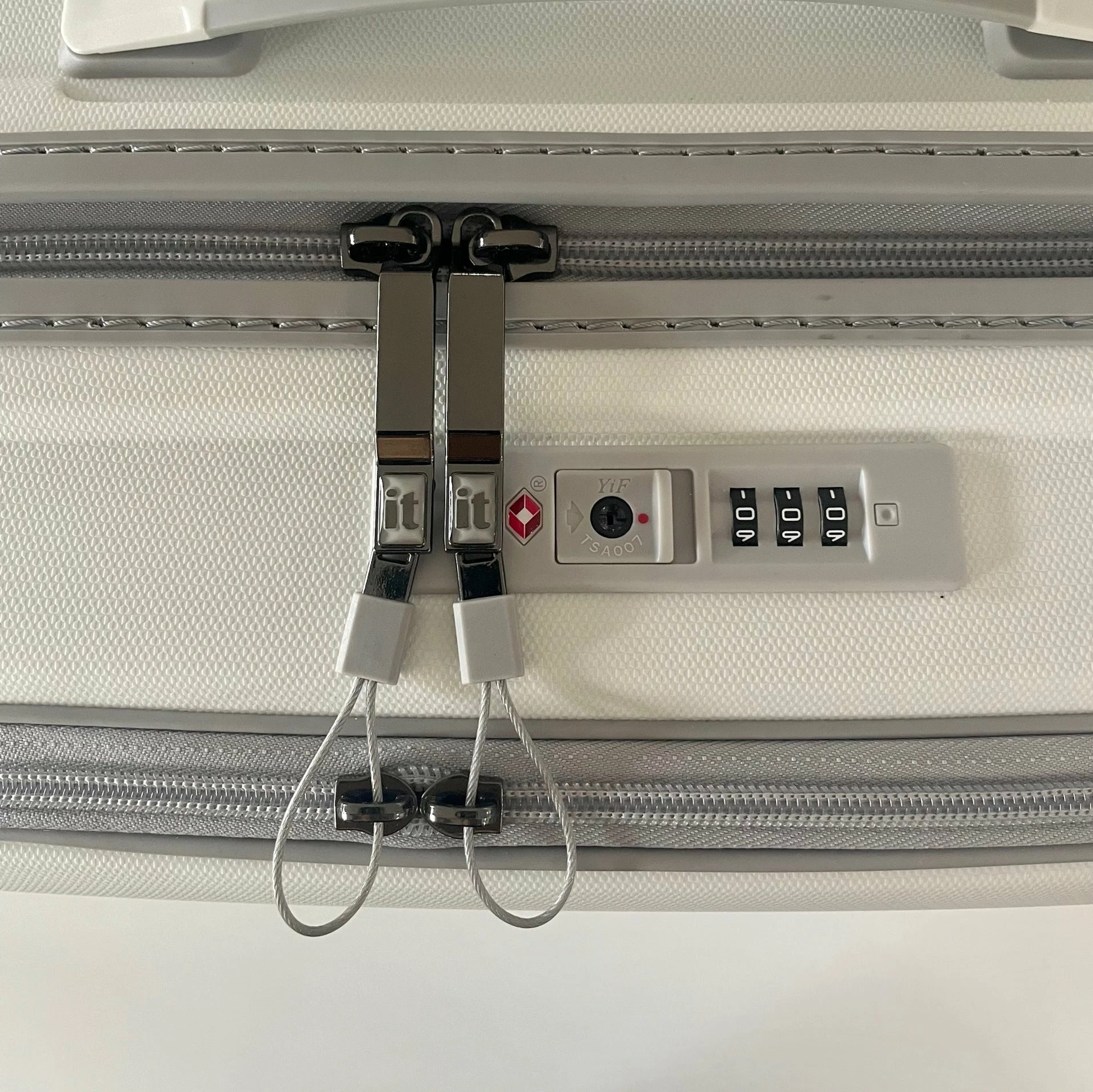 IT Luggage Momentous - Cabin (Tibetan Lan) 6 IT Luggage Momentous - Cabin (Tibetan Lan) - Image 6